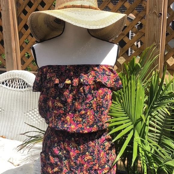 Colorful fun floral romper - Picture 2 of 6